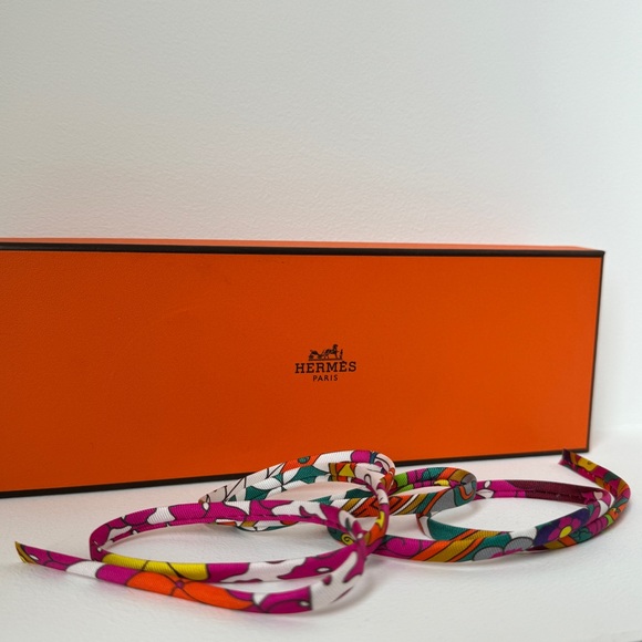 Hermes 48” Silk Spaghetti - Picture 1 of 1